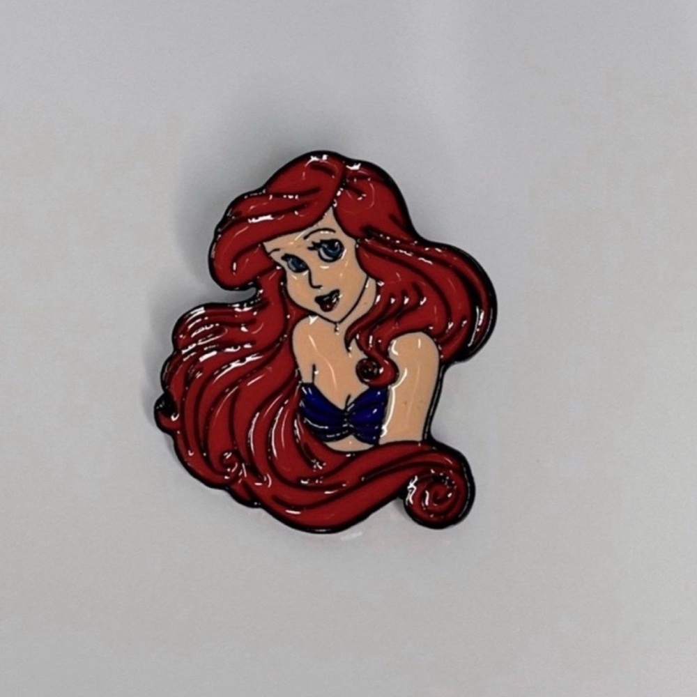 NEW Disney’s The Little Mermaid Ariel Enamel Pin PRICE FIRM